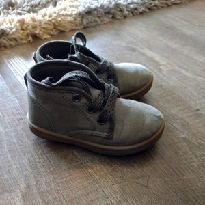 Toddler Baby Boy Girl Gray Simple Joys Carter's Dress Shoe Size 7 Like New